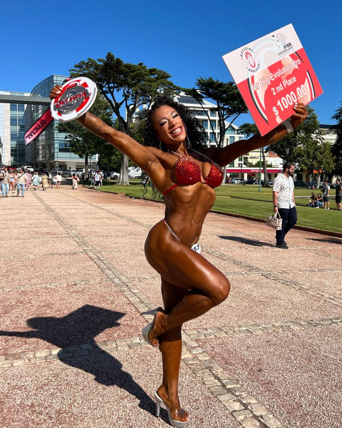 Cátia Moreira with her awards