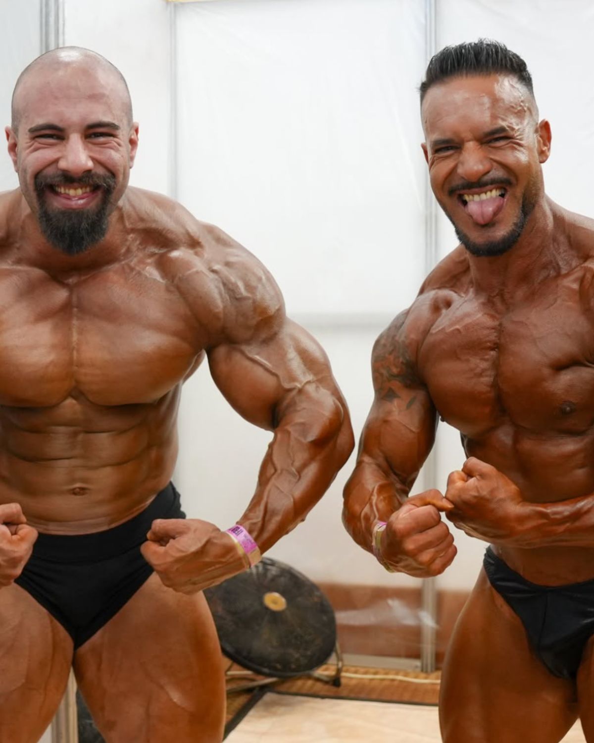Nélson Rodrigues com Bernardo Lourenço no backstage